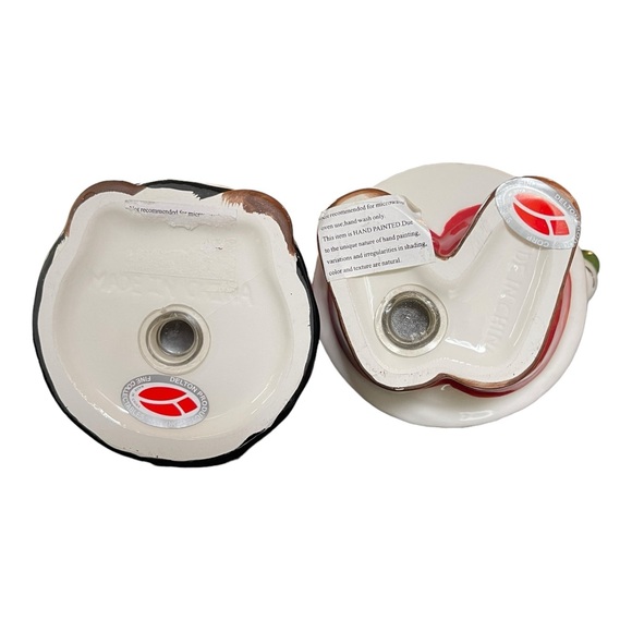 Delton Products Santa & Mrs Claus Adorable Hand Painted Salt & Pepper Shakers - Picture 5 of 15